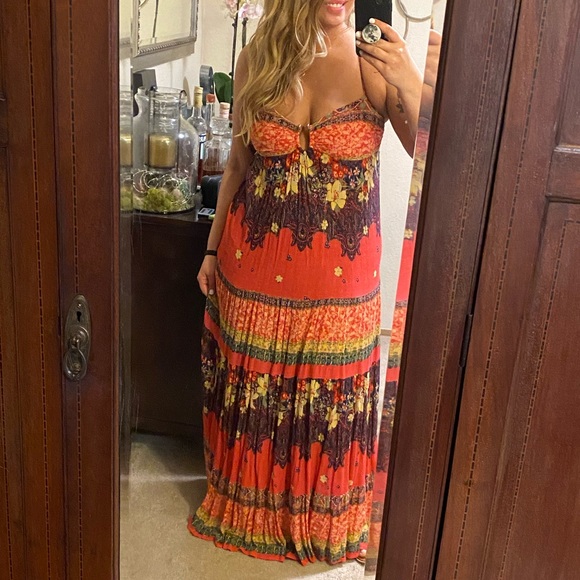 Free People Dresses & Skirts - Stunning Free People Maxi Dress
